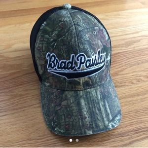 Brad Paisley camo hat